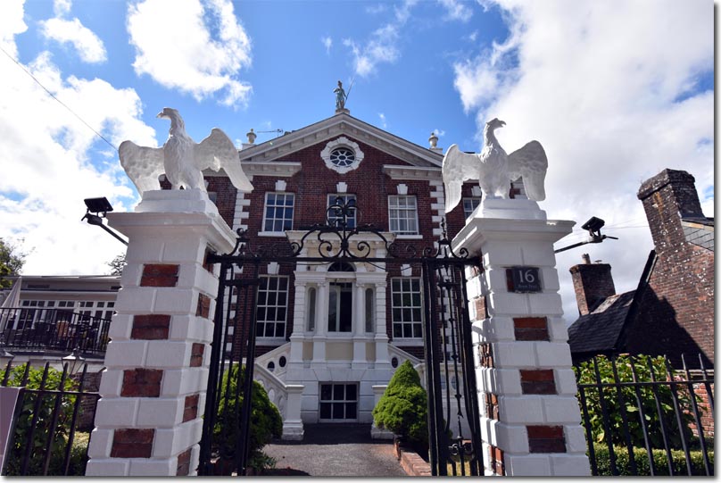 Eagle House Hotel